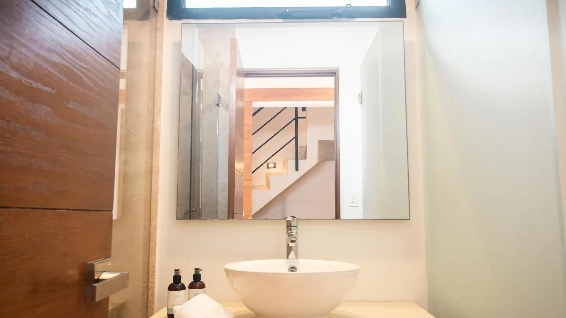 Aparthotel Hotel B10 - Distinctive Hotel- Playa del Carmen Mexico